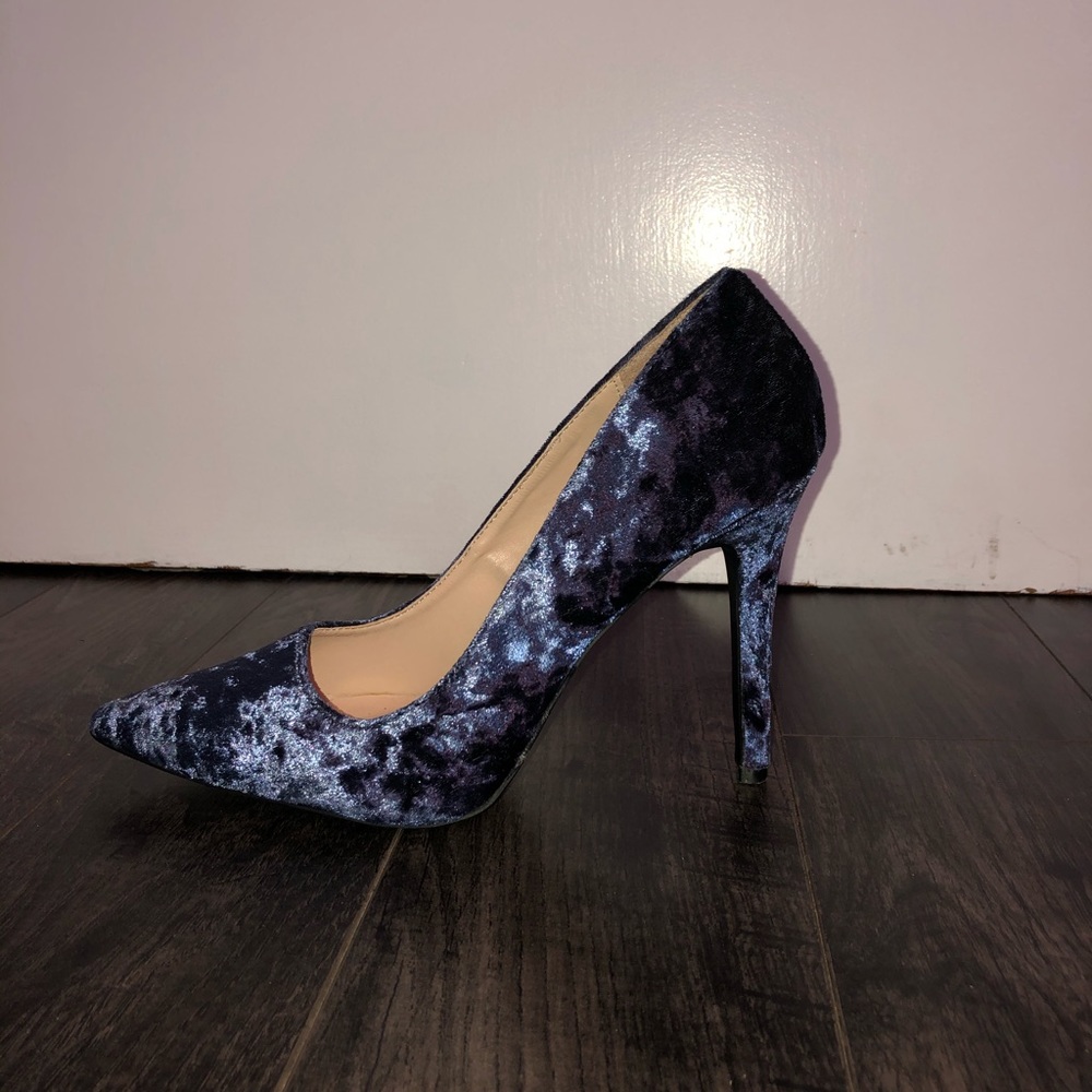 Crushed velvet high heel